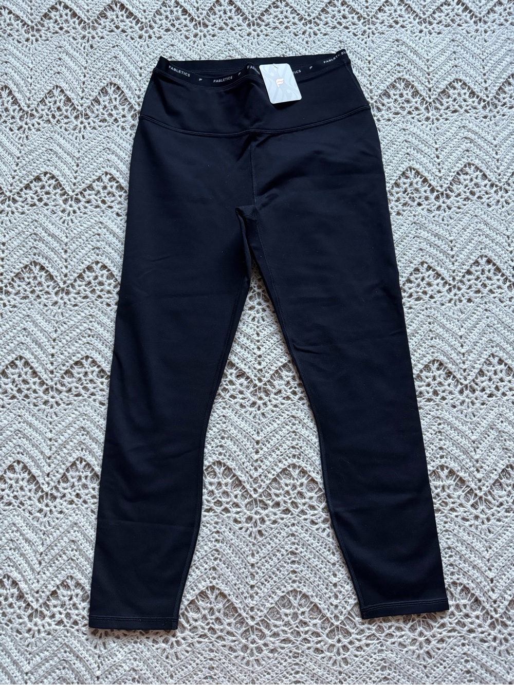 NWT Fabletics Define High-Waisted 7/8 Black Leggings Size Medium